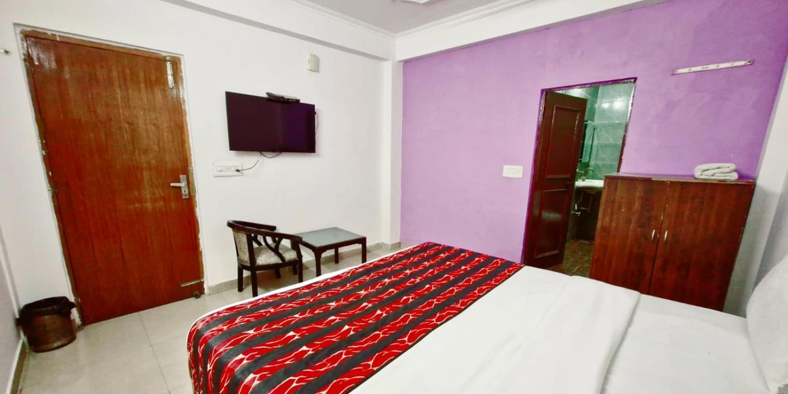 Atlas Near Igi Airport T3 * New Delhi